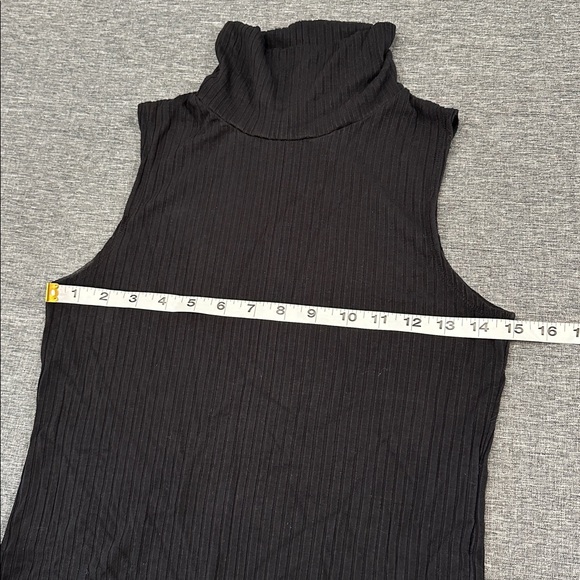 SWS Ribbed Turtleneck Tank - Picture 3 of 5